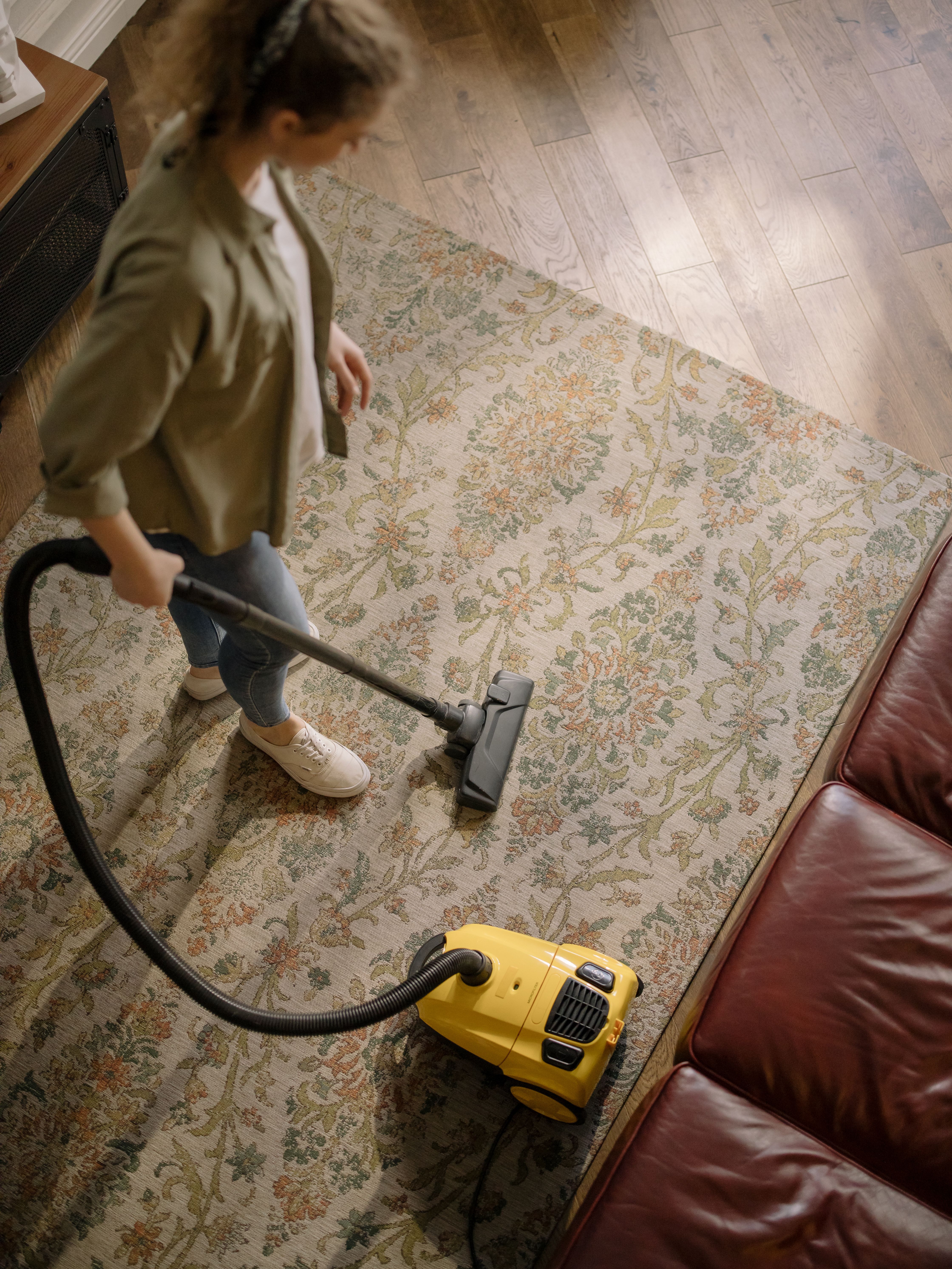 Stain removal treatment on carpet
